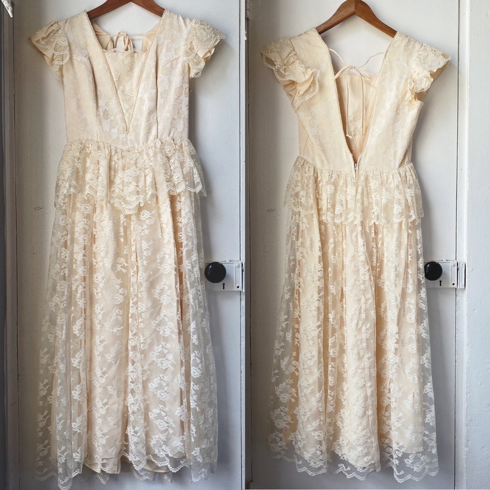 Vintage Handmade Lace Wedding Bridal Dress
